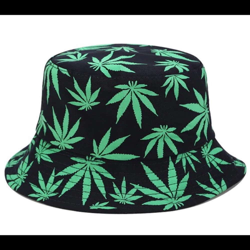 Cotton Flat Topped Leaf reversible Bucket Hat black green inside solid black